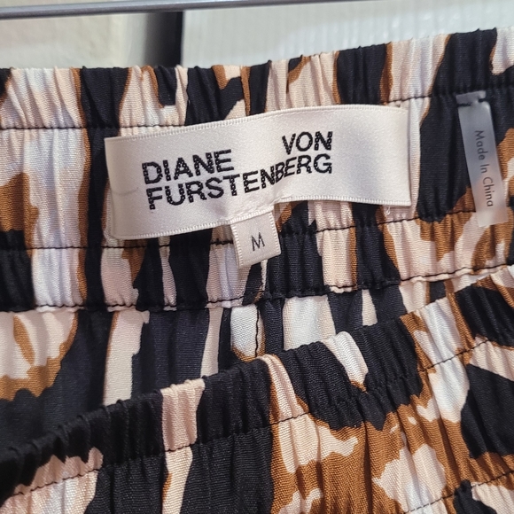 Dvf Denise Silk Pants in Abstract Wing Black Size Medium - Picture 8 of 12